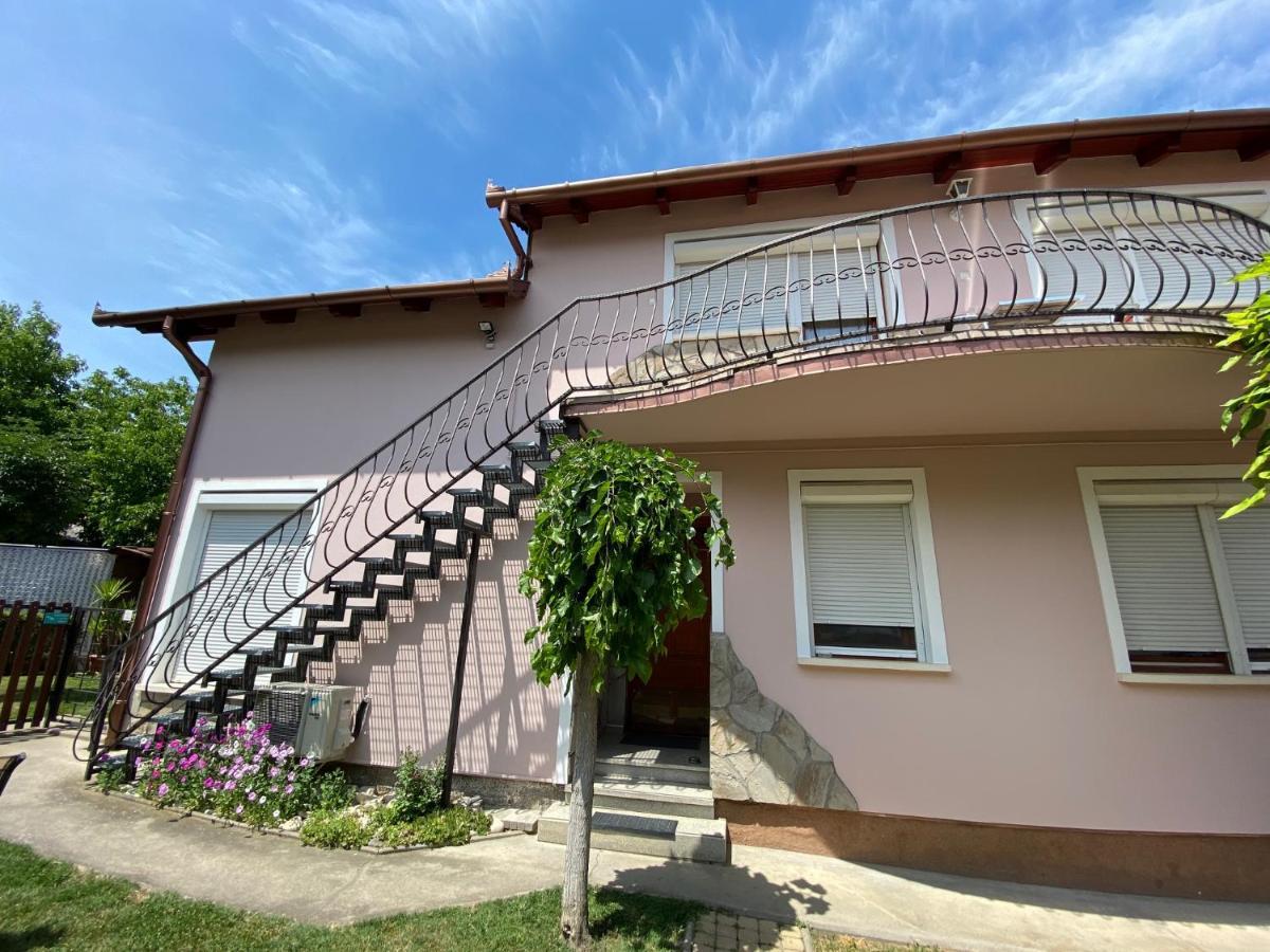 Do-Ti Apartmanhaz Balatonlelle Ngoại thất bức ảnh