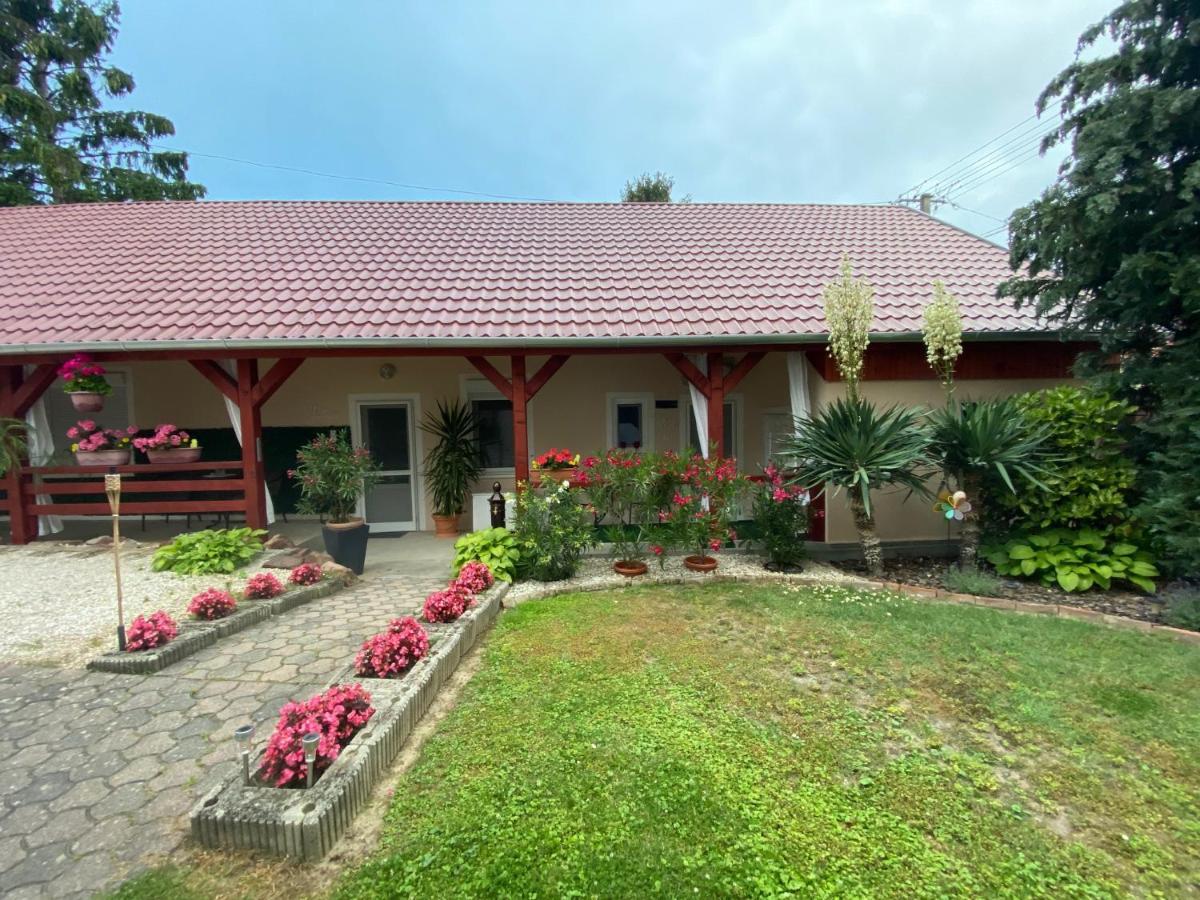 Do-Ti Apartmanhaz Balatonlelle Ngoại thất bức ảnh