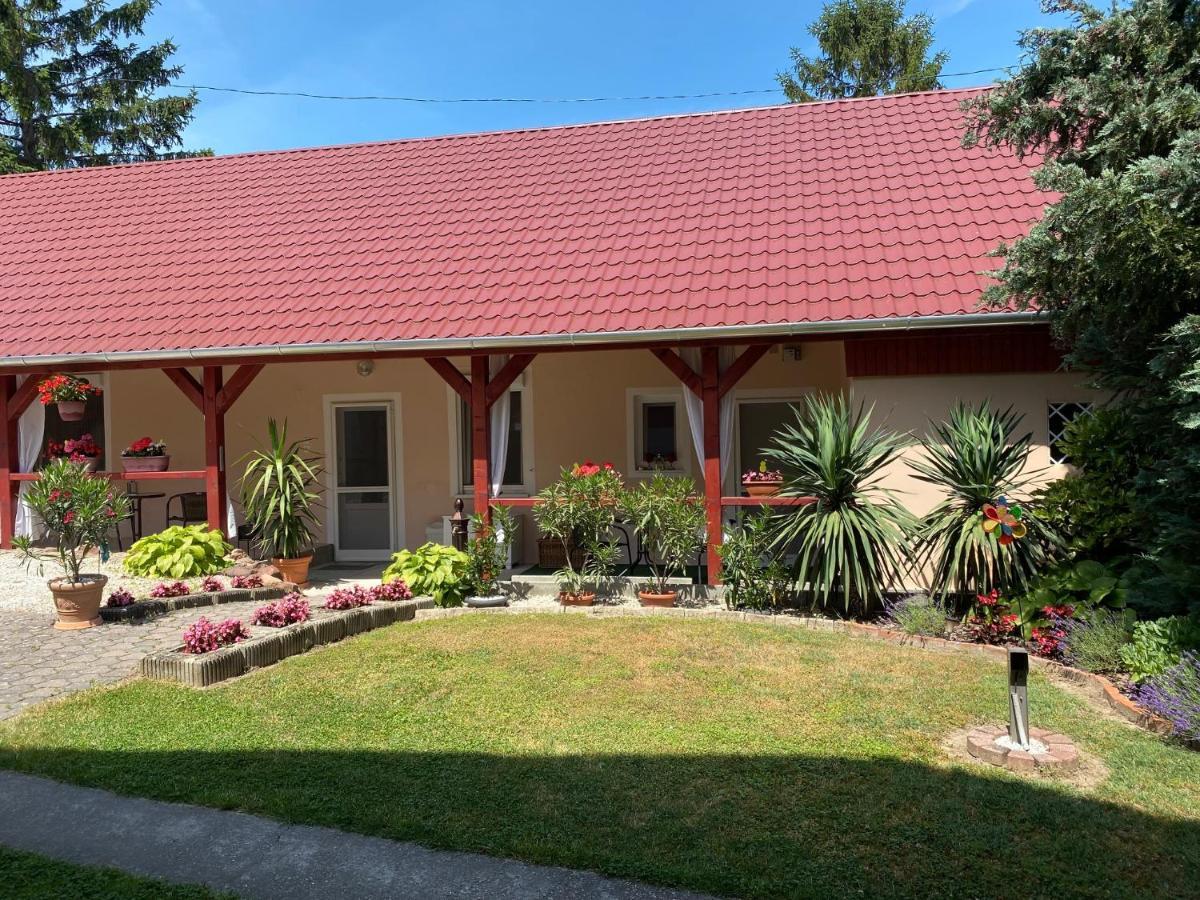 Do-Ti Apartmanhaz Balatonlelle Ngoại thất bức ảnh