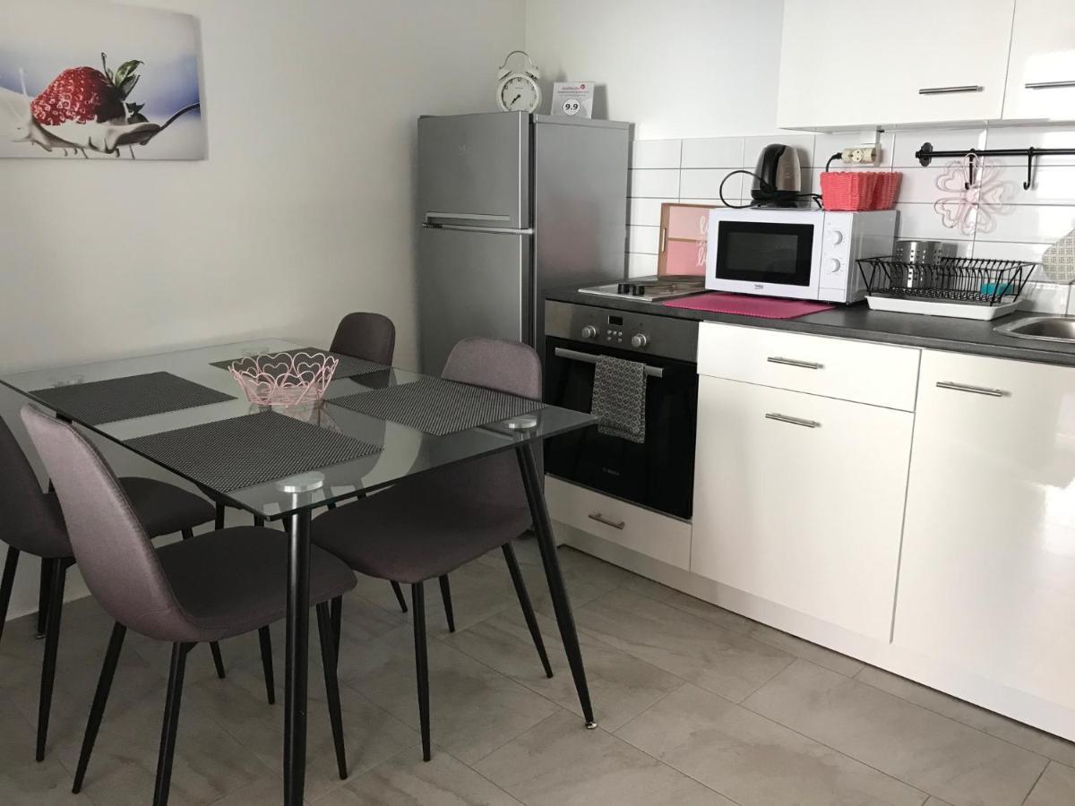 Do-Ti Apartmanhaz Balatonlelle Ngoại thất bức ảnh
