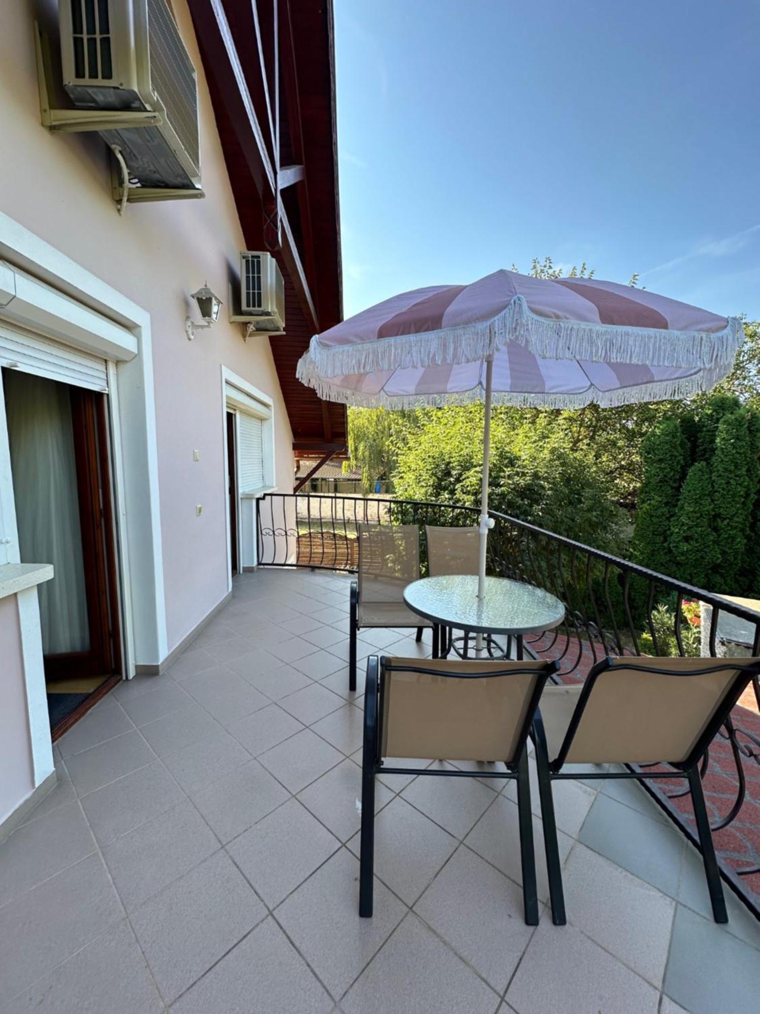 Do-Ti Apartmanhaz Balatonlelle Ngoại thất bức ảnh