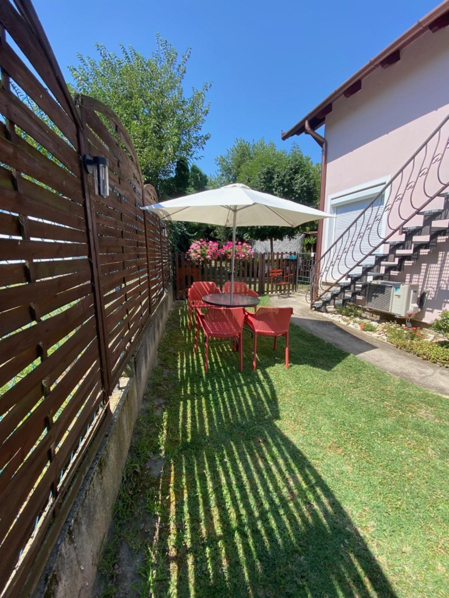 Do-Ti Apartmanhaz Balatonlelle Ngoại thất bức ảnh