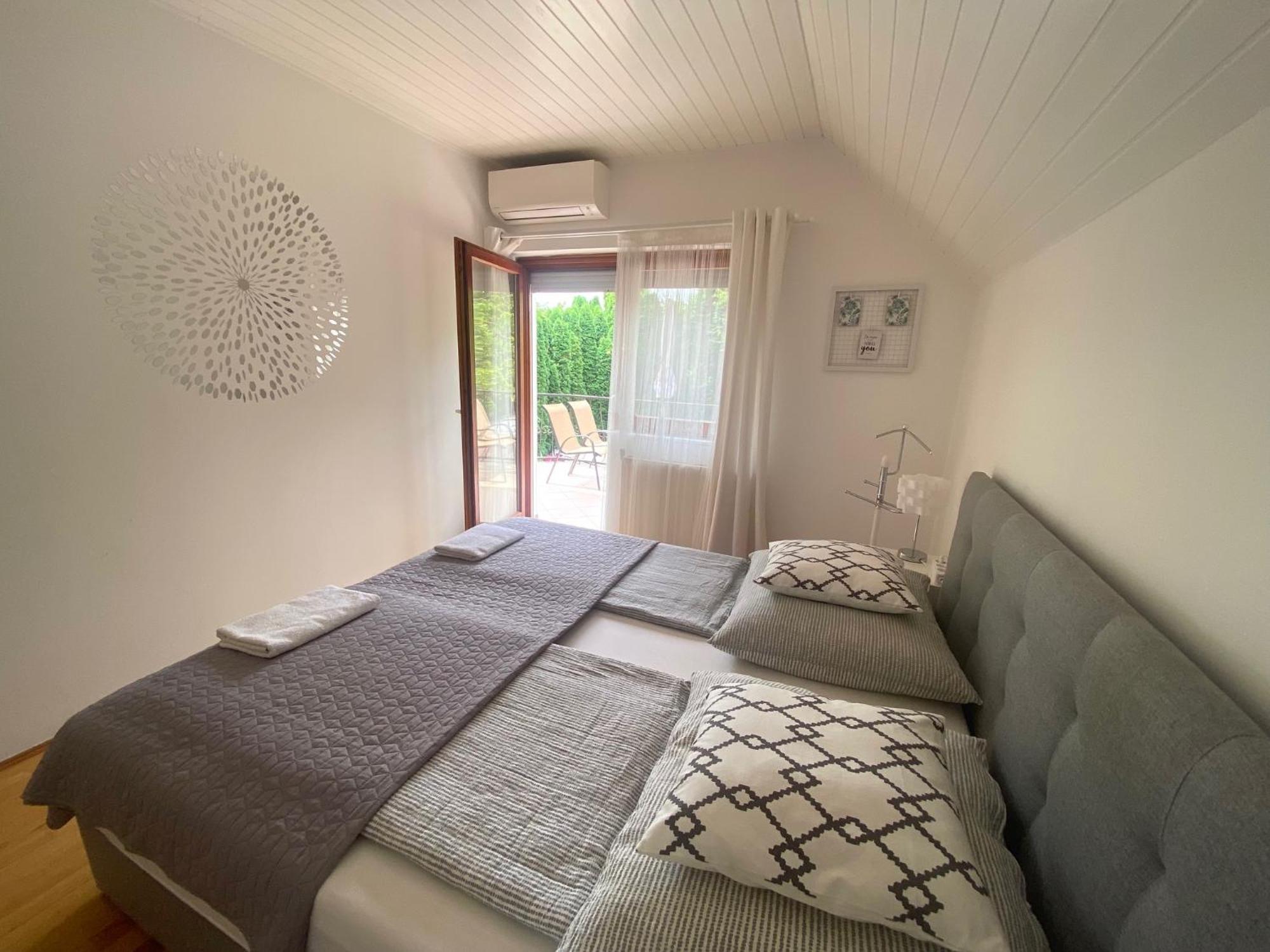Do-Ti Apartmanhaz Balatonlelle Ngoại thất bức ảnh